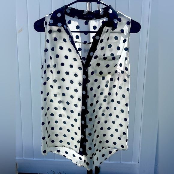 The Limited Polka Dot top in black and white! - Picture 2 of 6